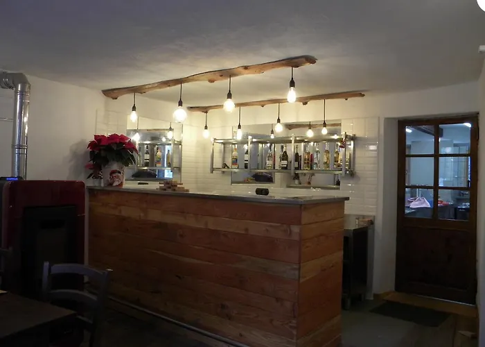 Cantina Alpina فندق *