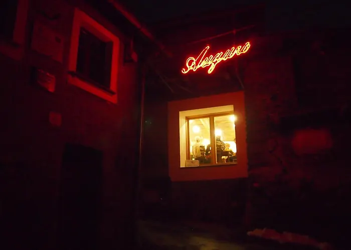 Cantina Alpina فندق